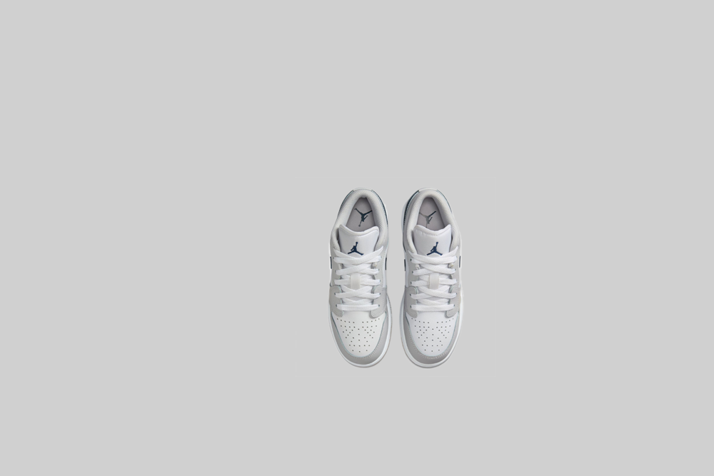 Air Jordan 1 Low &