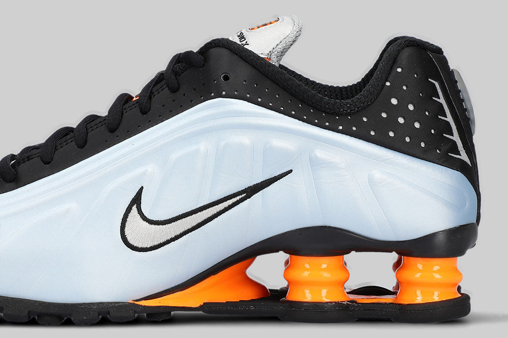 Nike Shox R4 &