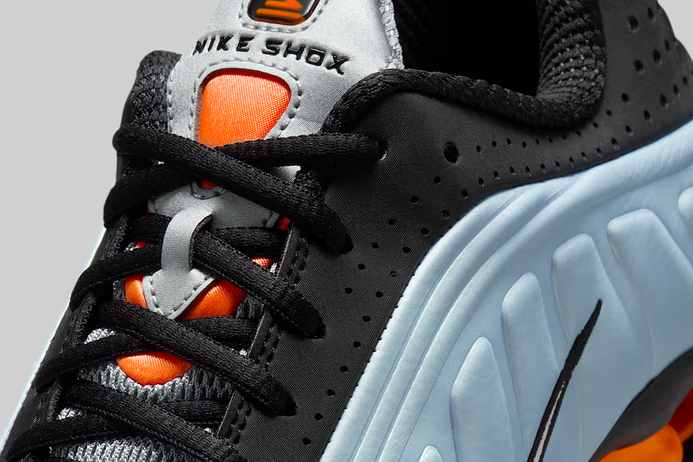 Nike Shox R4 &