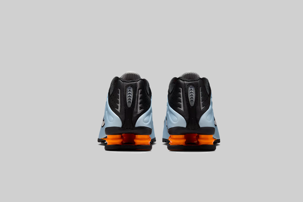 Nike Shox R4 &