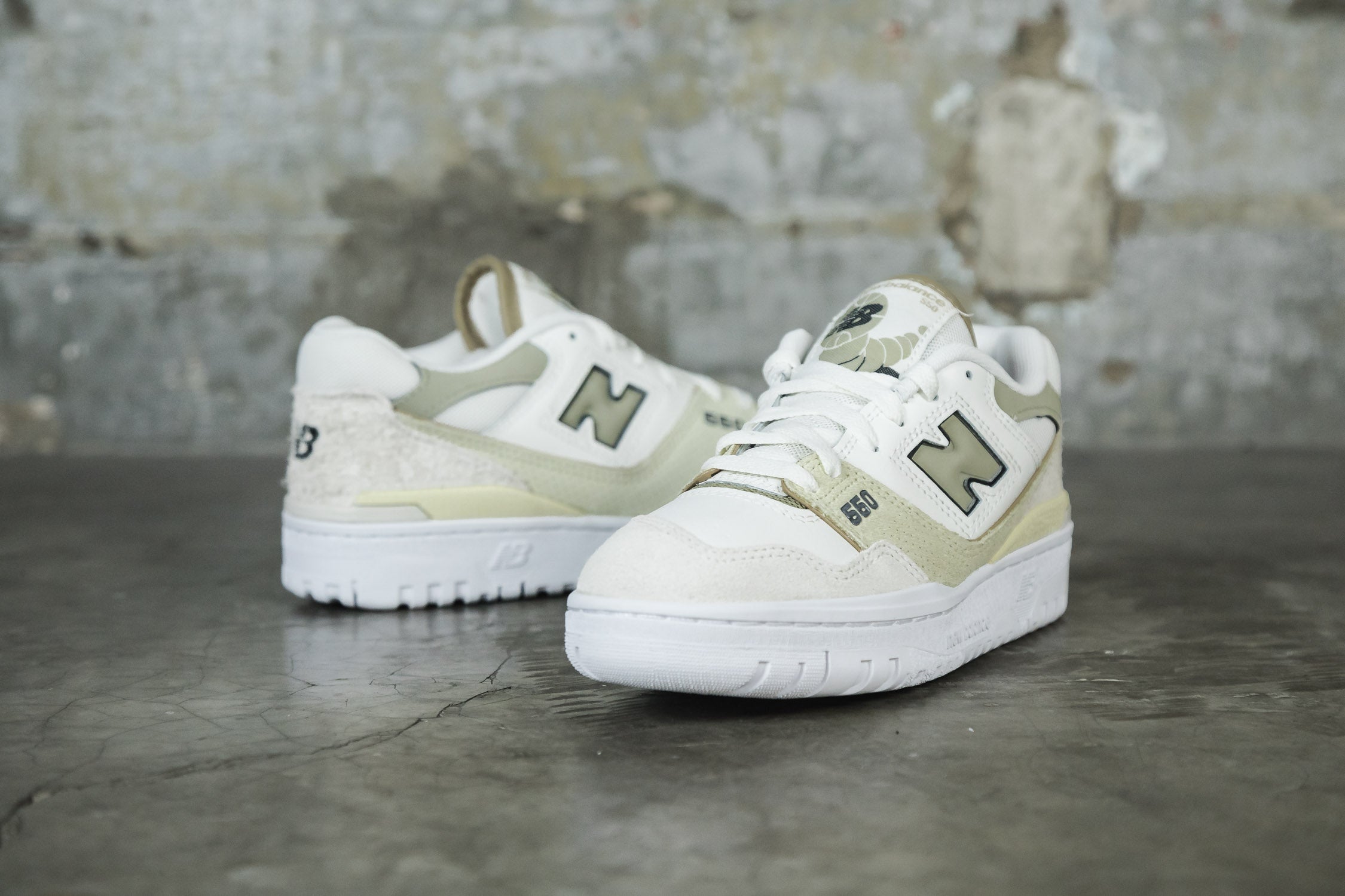 NEW BALANCE BB550 SEA SALT OLIVE (6940901113922)