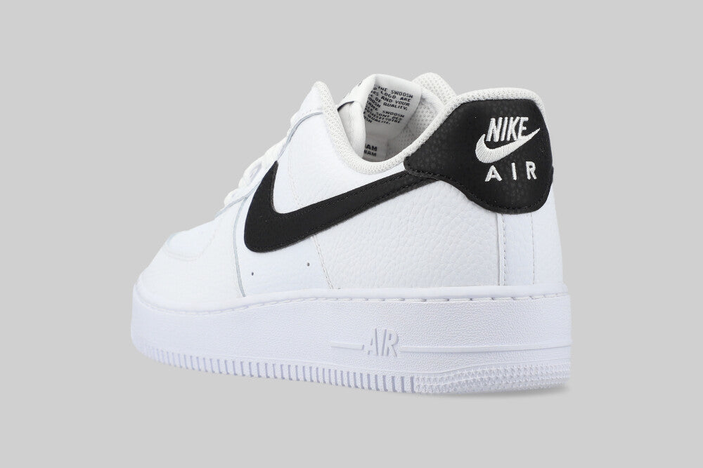 Nike Air Force 1 &