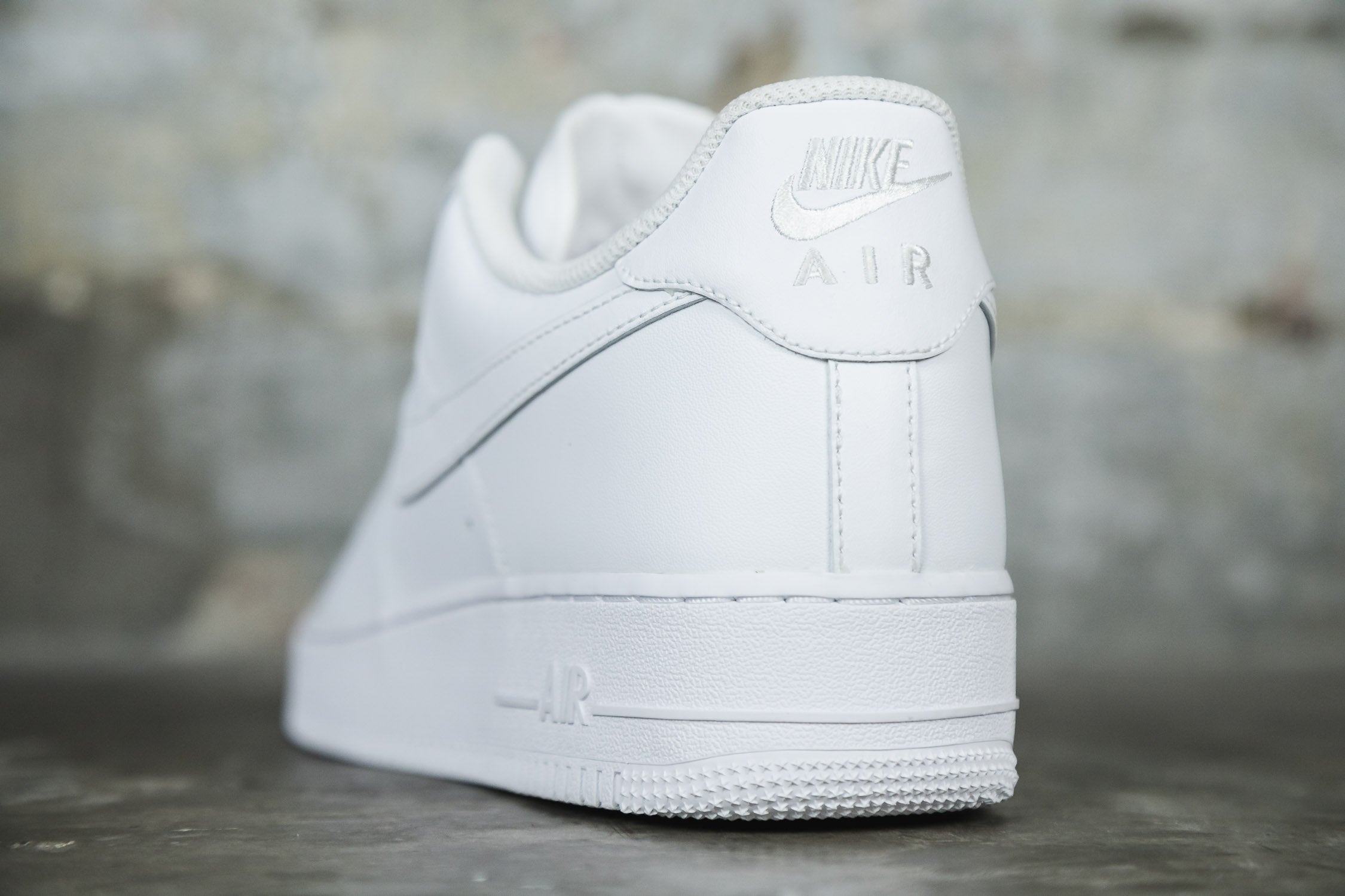Nike Air Force 1 Low &