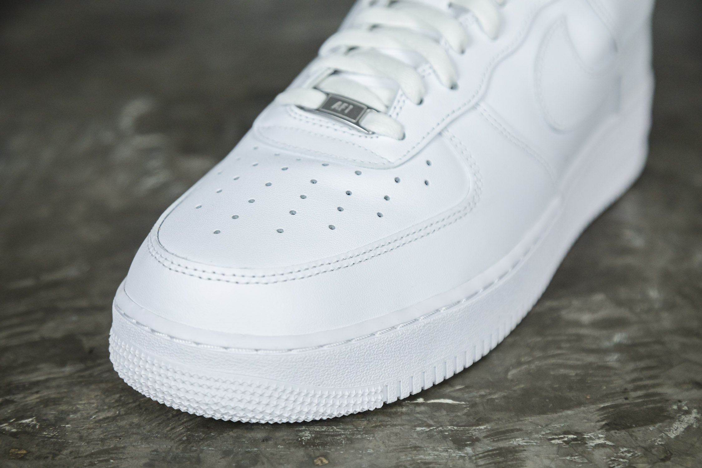 Nike Air Force 1 Low &