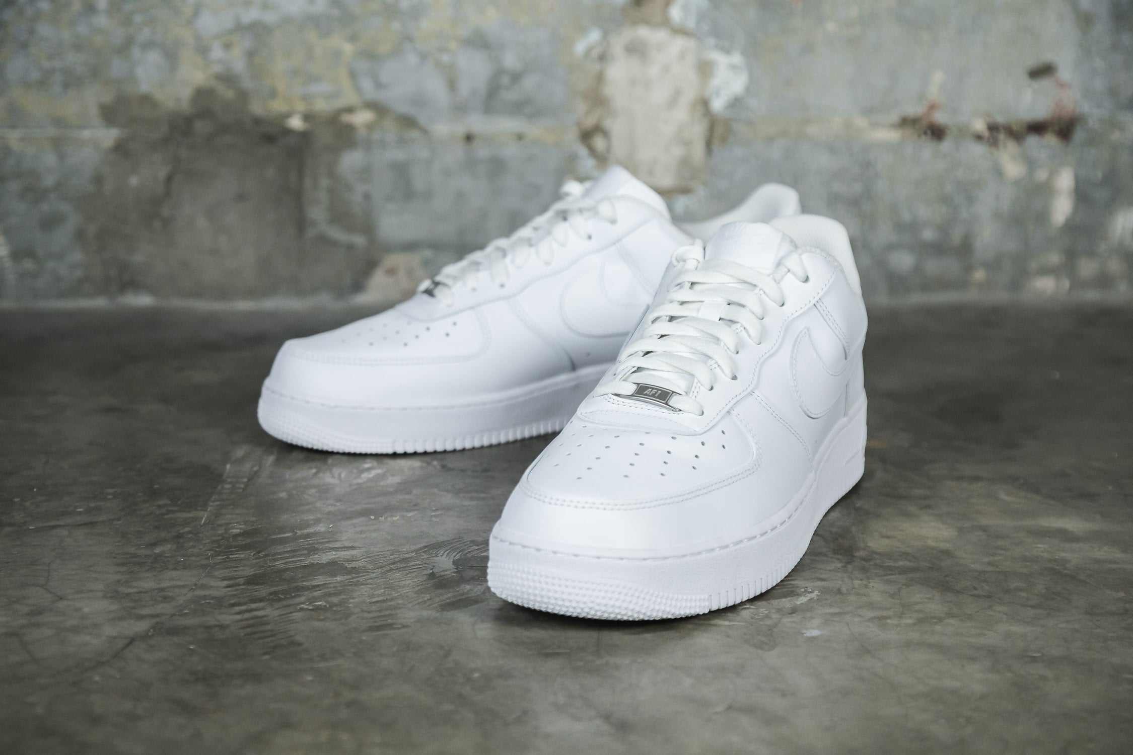 Nike Air Force 1 Low &