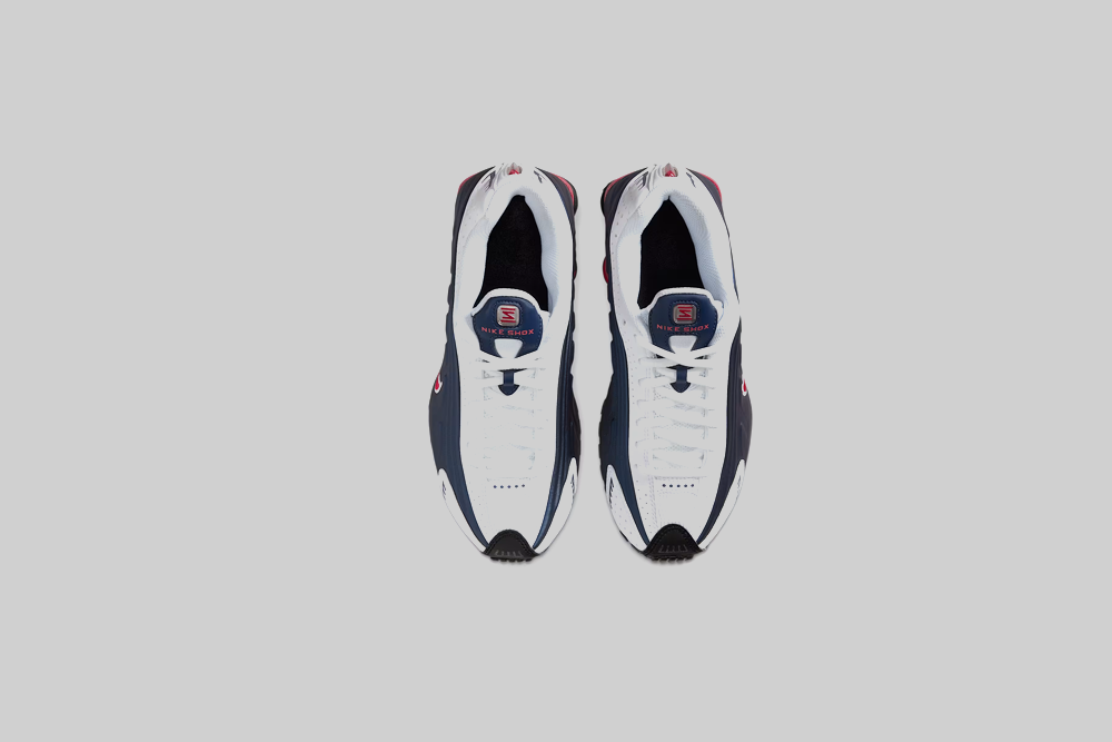 Nike Shox R4 (GS) &