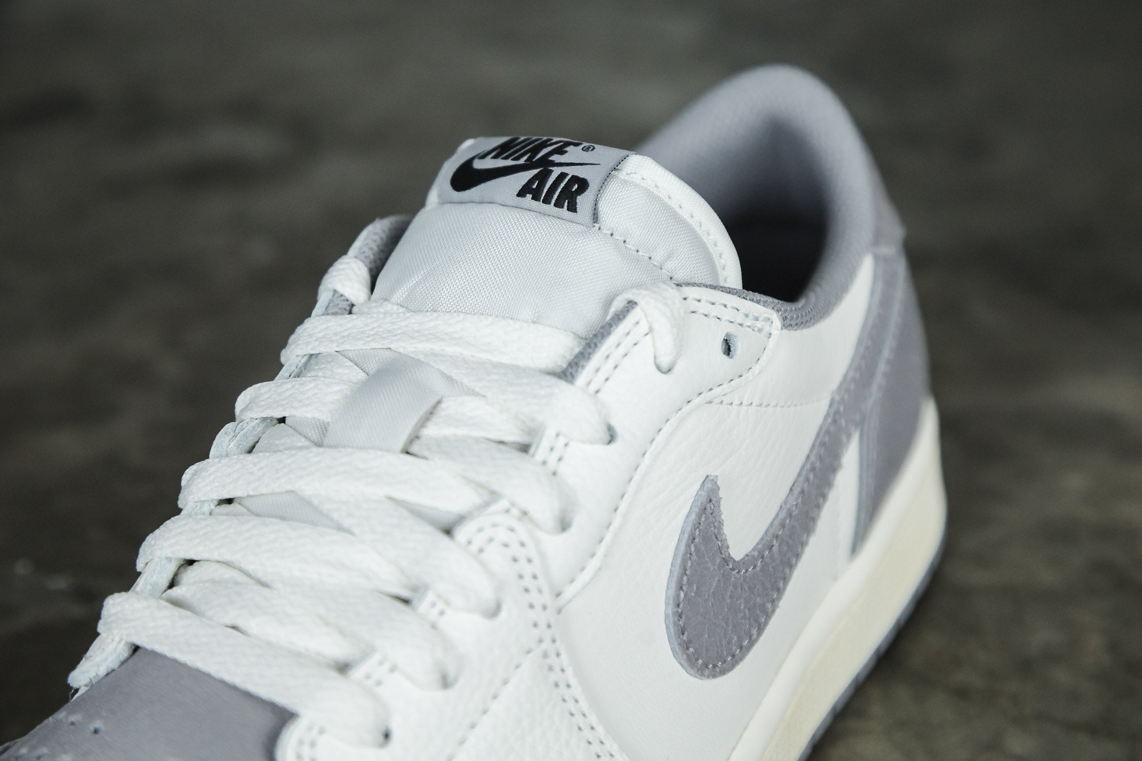 Air Jordan 1 &
