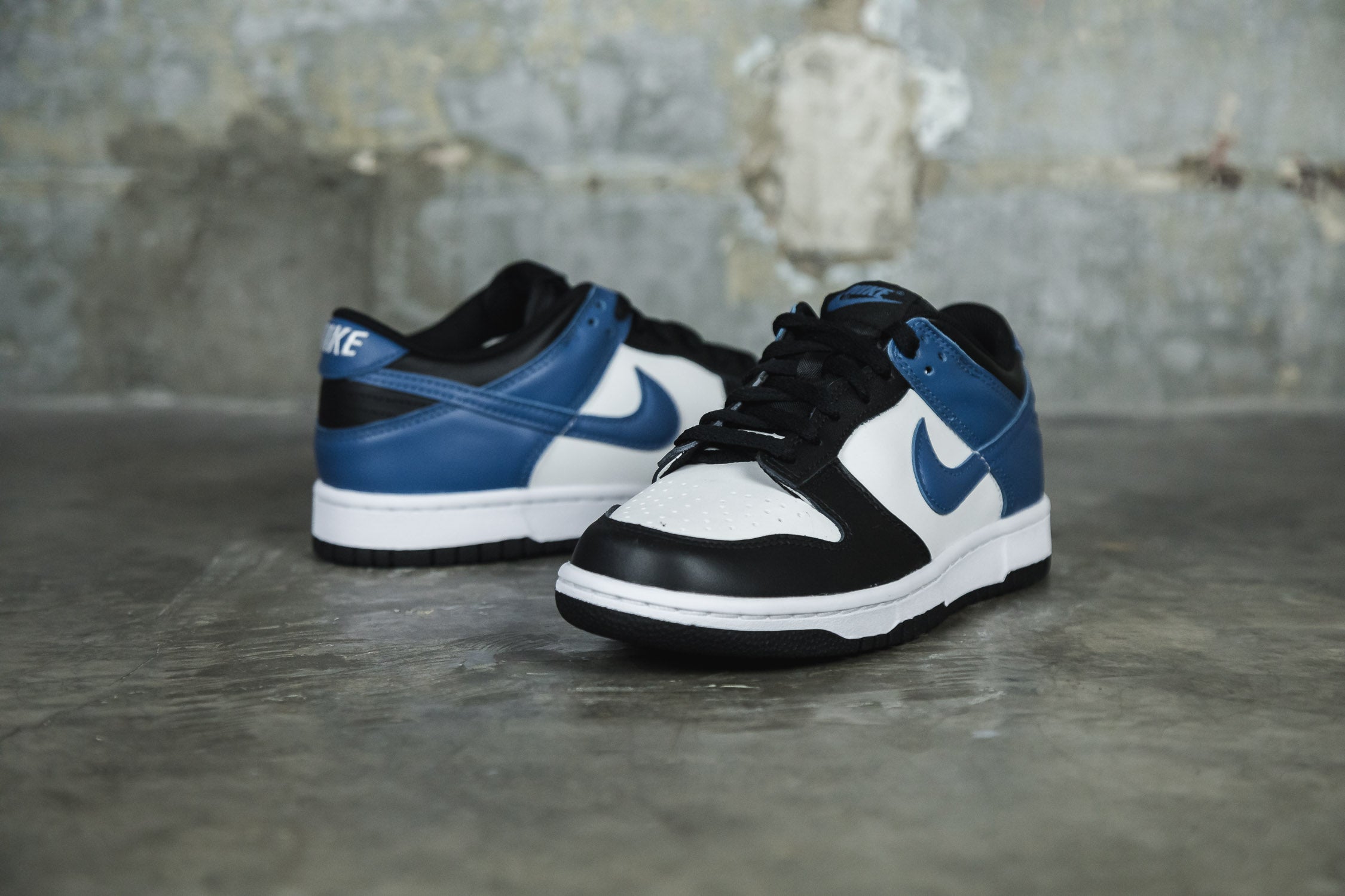 Nike Dunk Low &