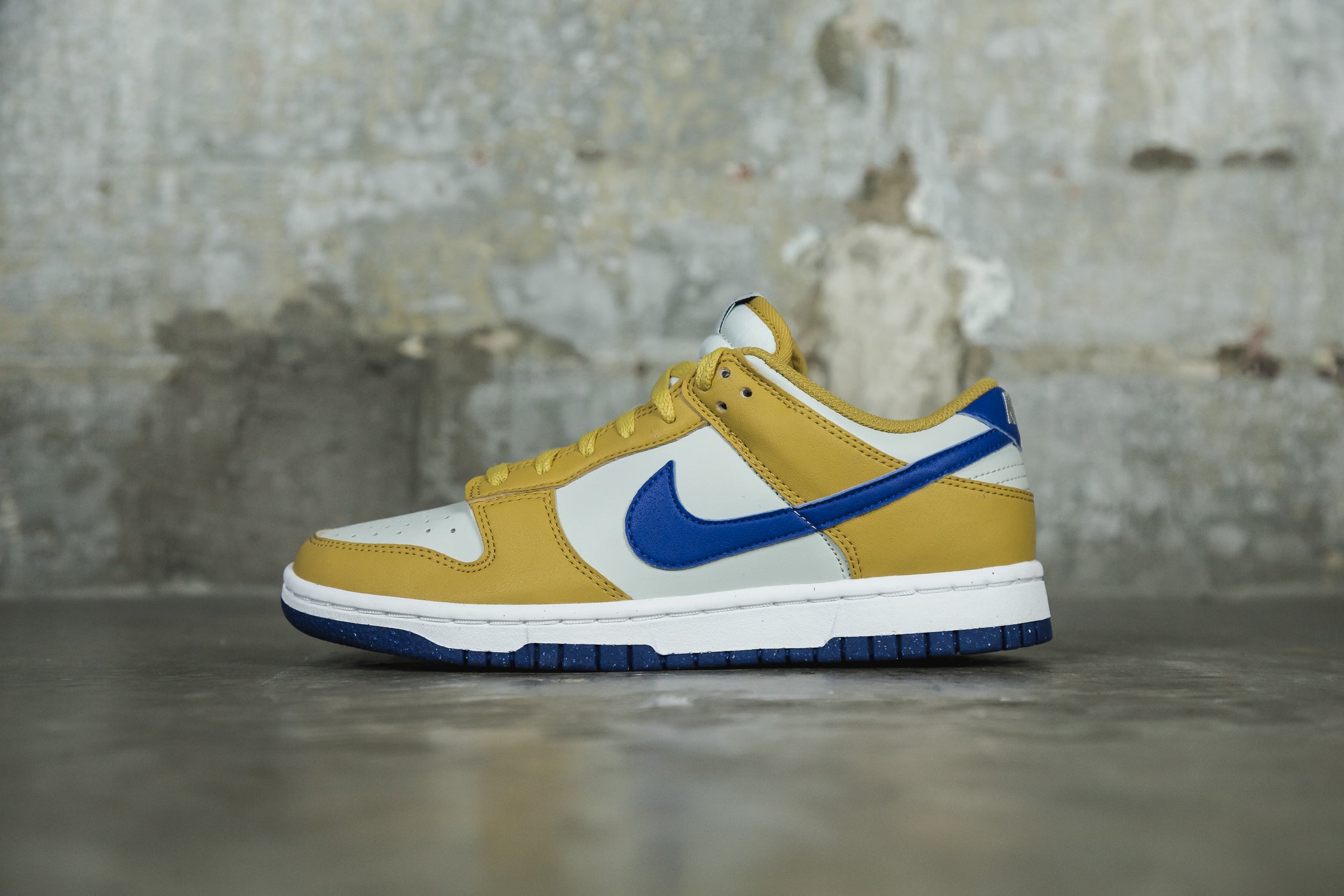 Women's Nike Dunk Low Next Nature Wheat 'Gold Royal' – Lust México