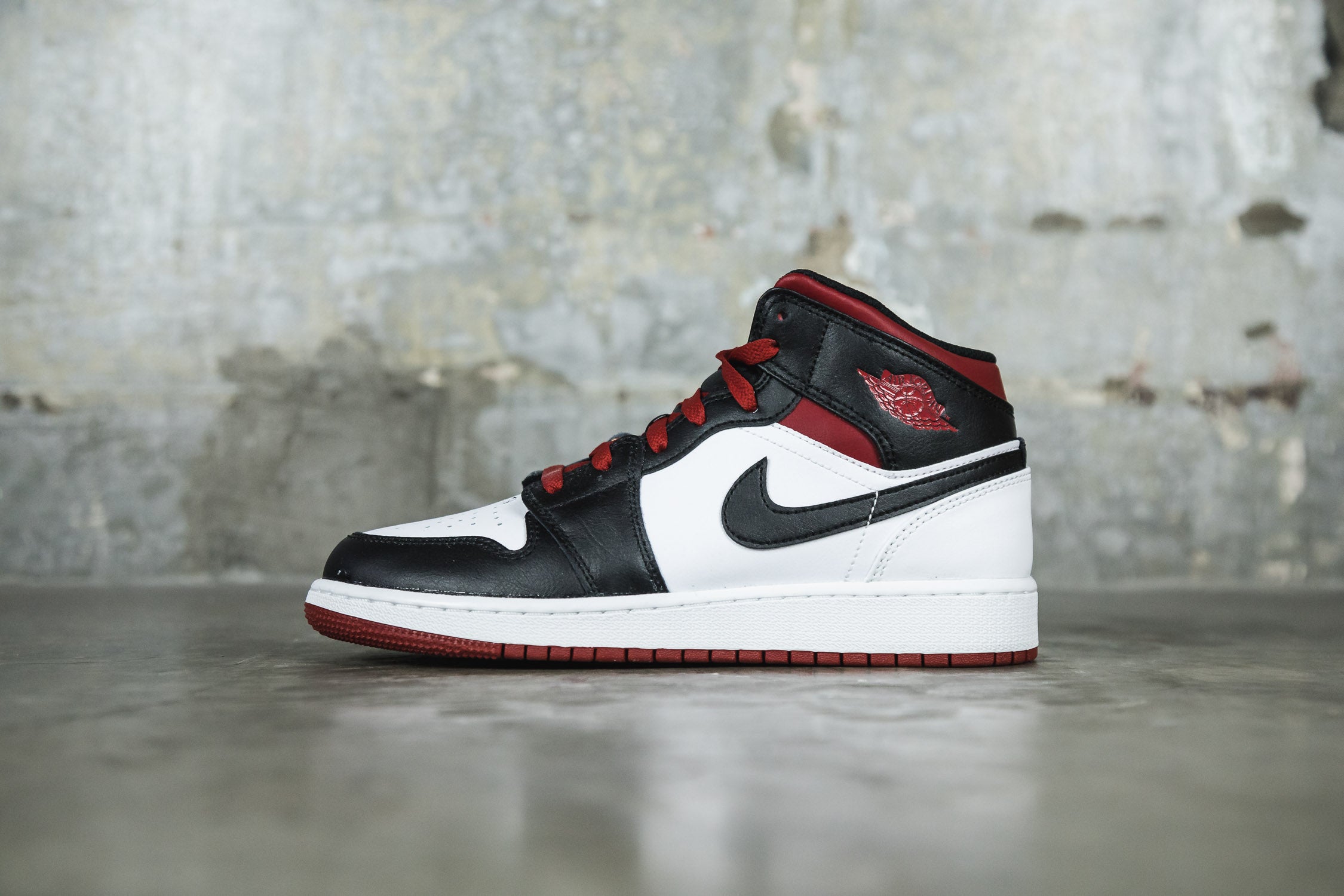 Air Jordan 1 Mid 'Gym Red Black Toe' (GS) – Lust México