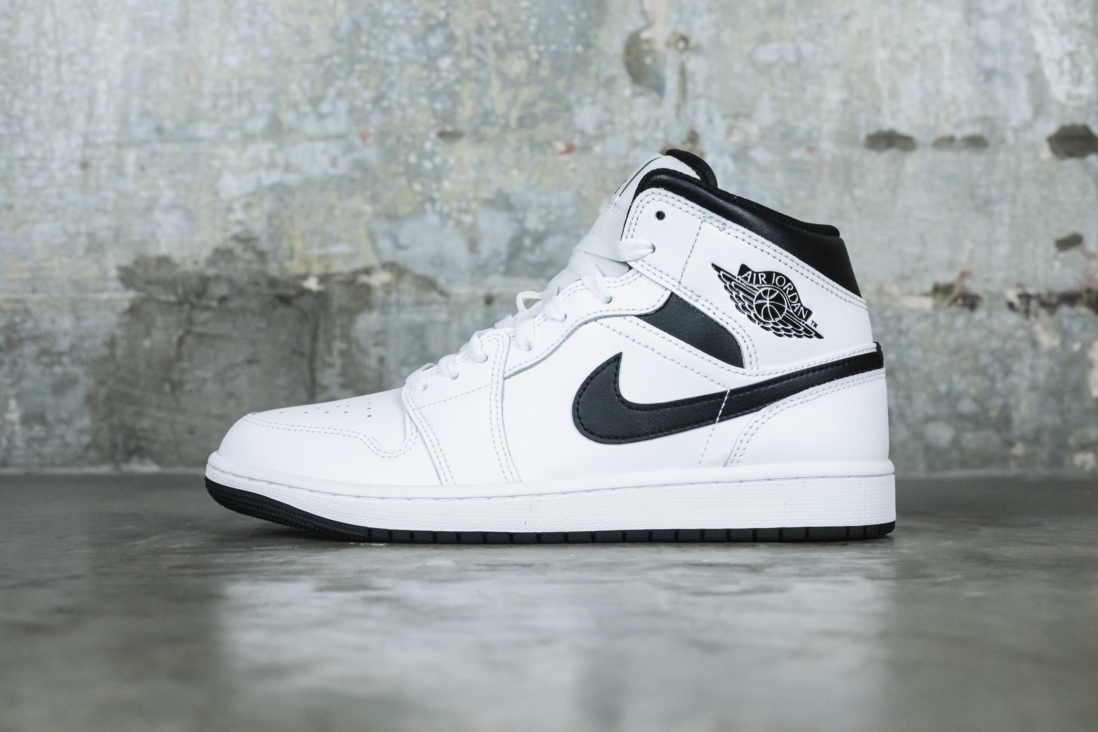 Gray black and white jordan 1 hotsell