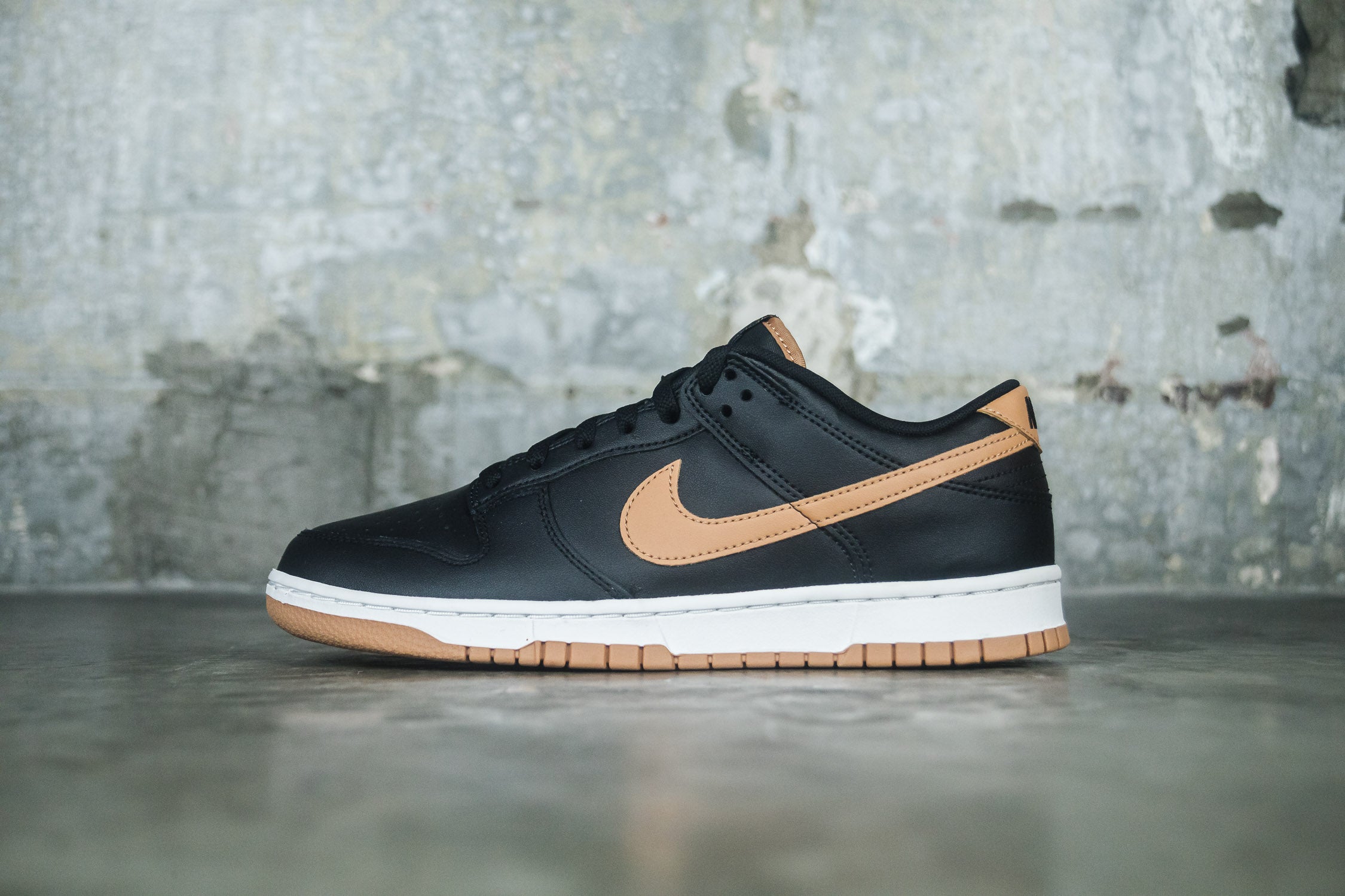 Gold and black nike dunks best sale