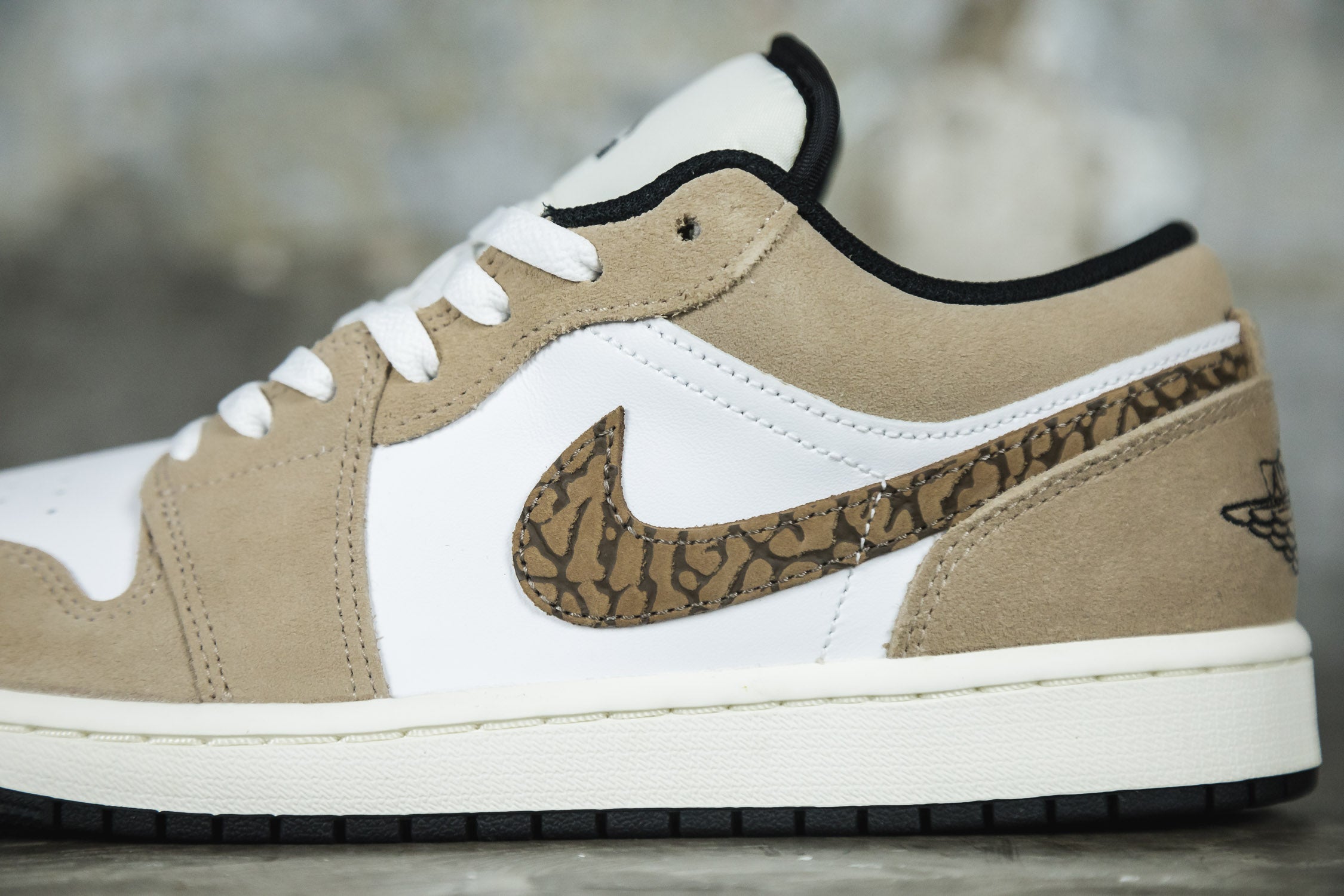 Air Jordan 1 Low SE &