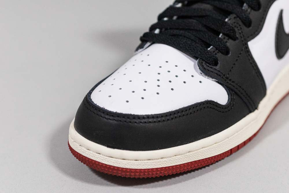 Air Jordan 1 High OG &