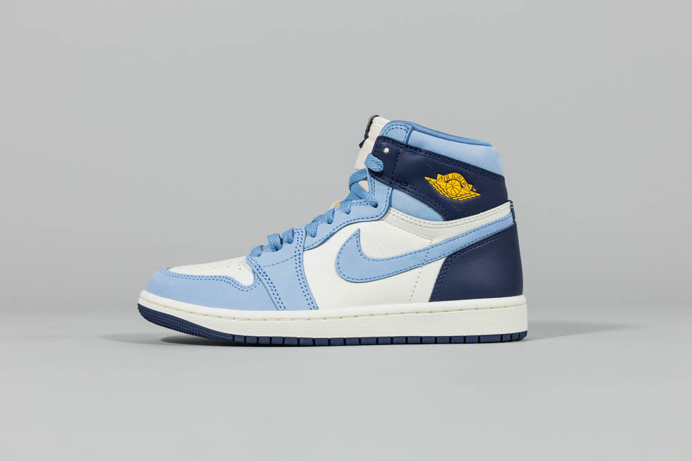 Jordan 1 High OG First in Flight Women s