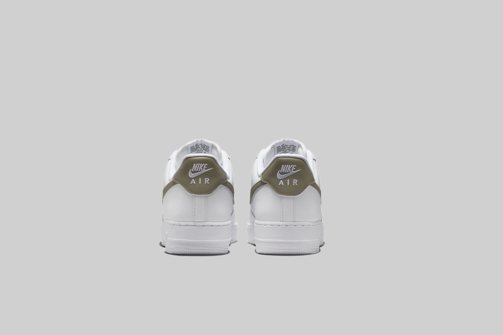 Nike Air Force 1 &