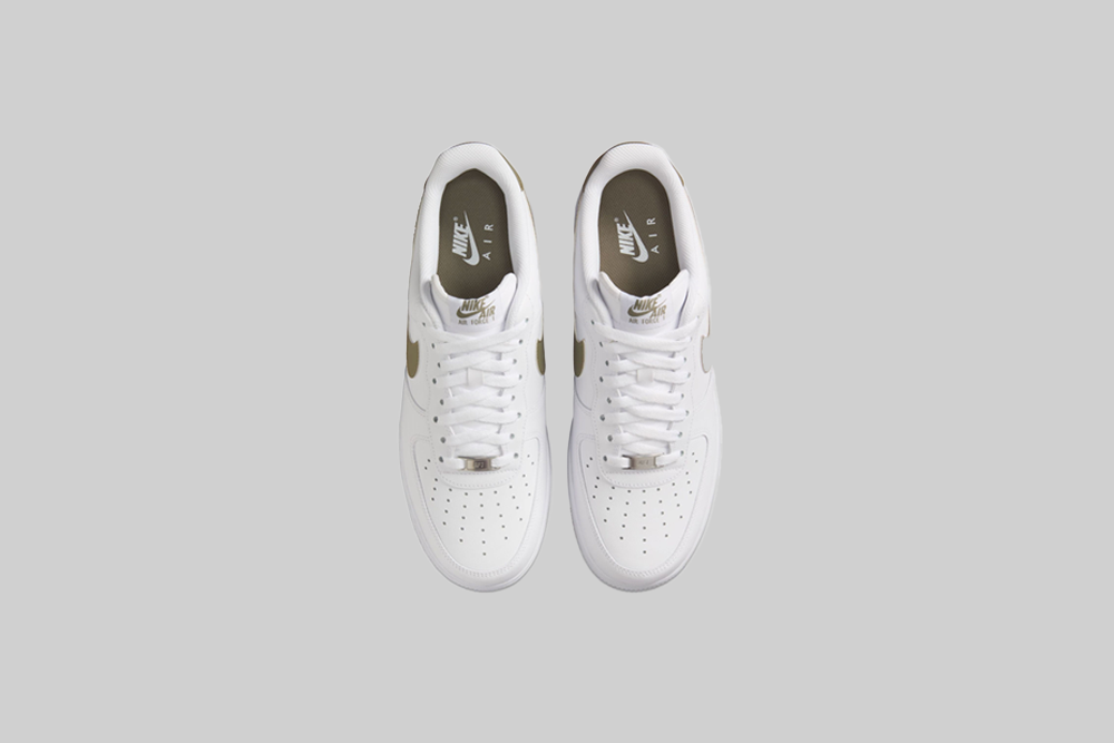 Nike Air Force 1 &