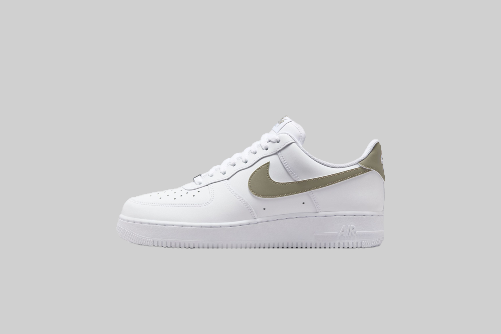 Nike Air Force 1 &