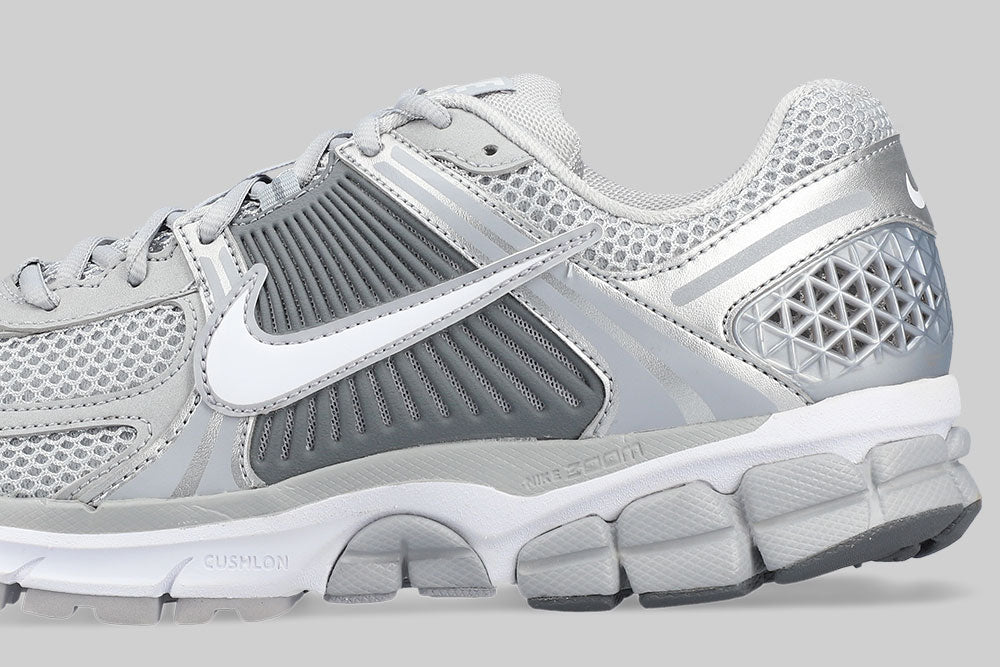 Nike Zoom Vomero 5 &