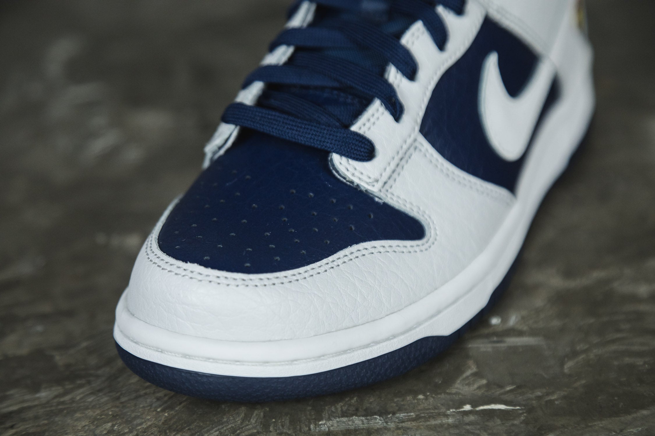Nike Dunk Low &