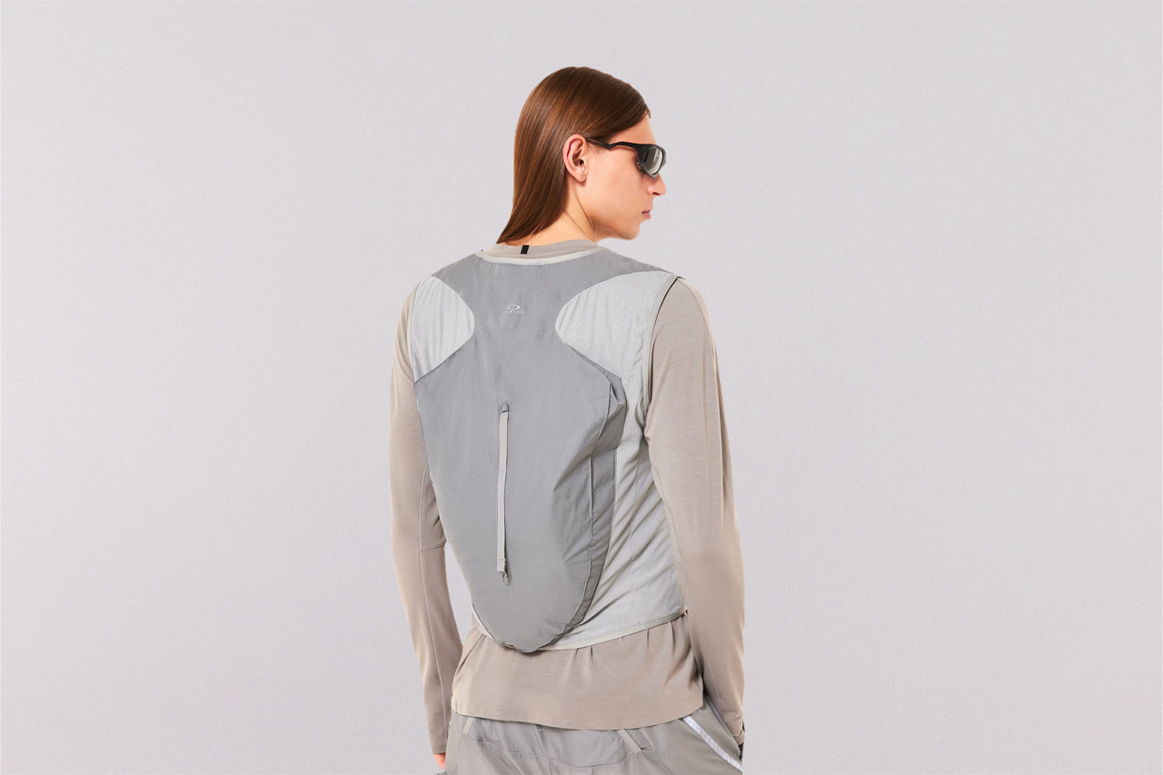 Oakley Latitude Flight Vest Poncho
