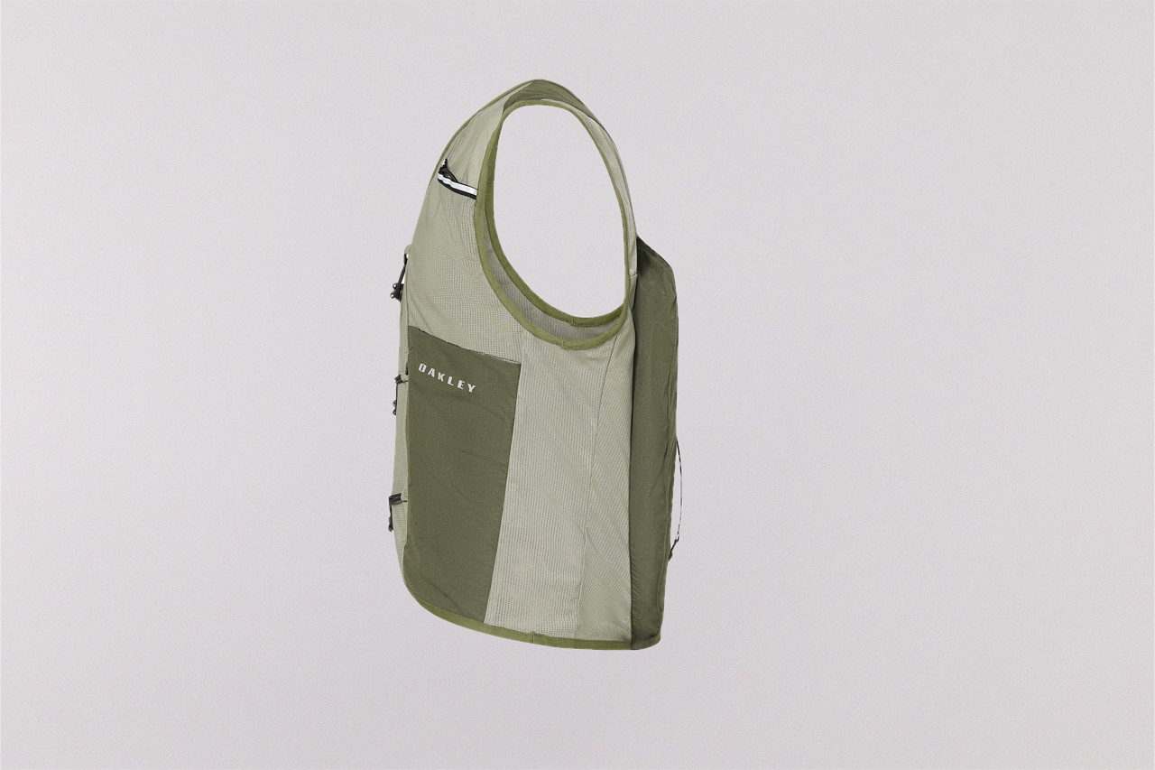 Oakley Latitude Flight Vest Poncho