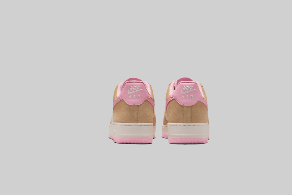 Nike Air Force 1 &