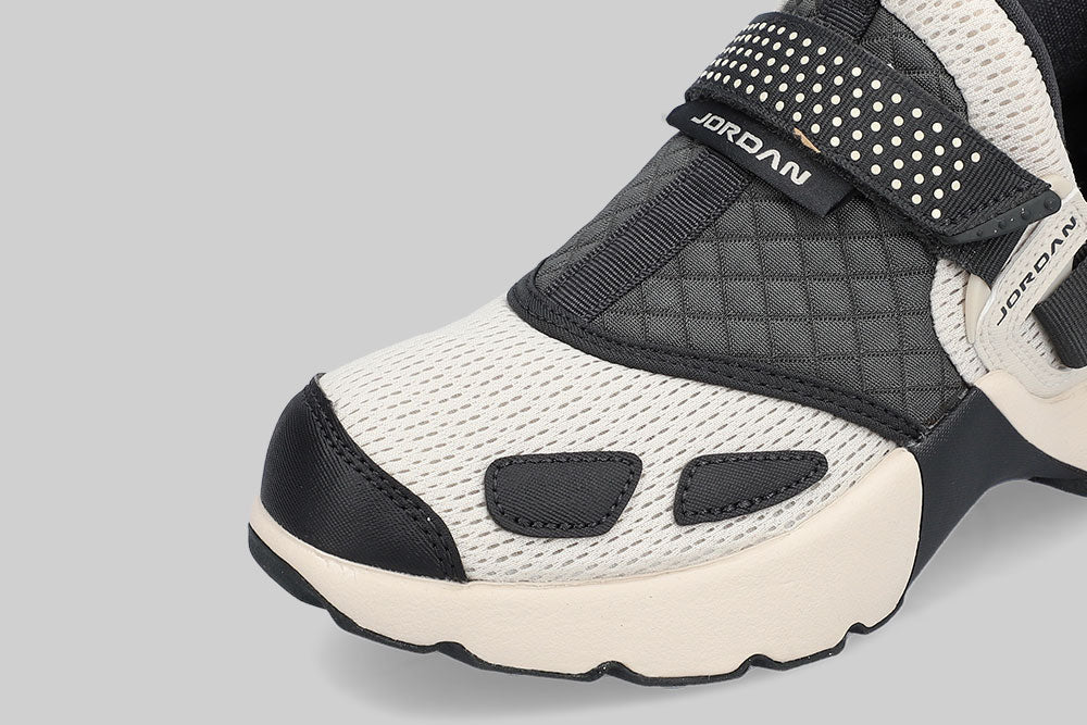 Women's Jordan Trunner LX 'Light Orewood and Brown'
