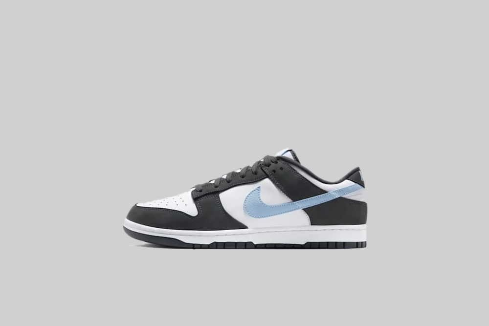 Nike Dunk Low &