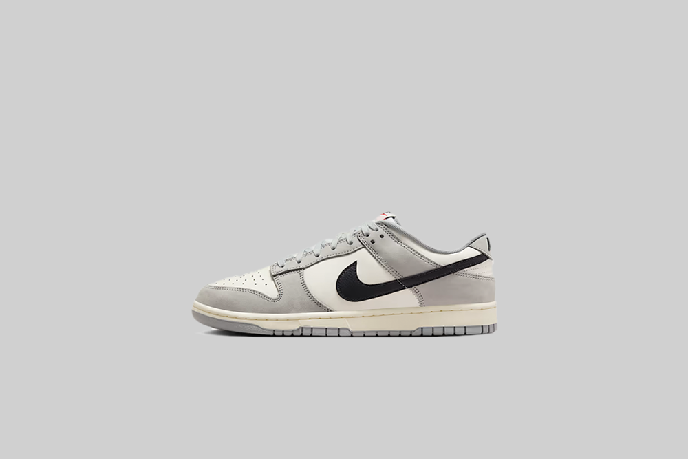 Nike Dunk Low &