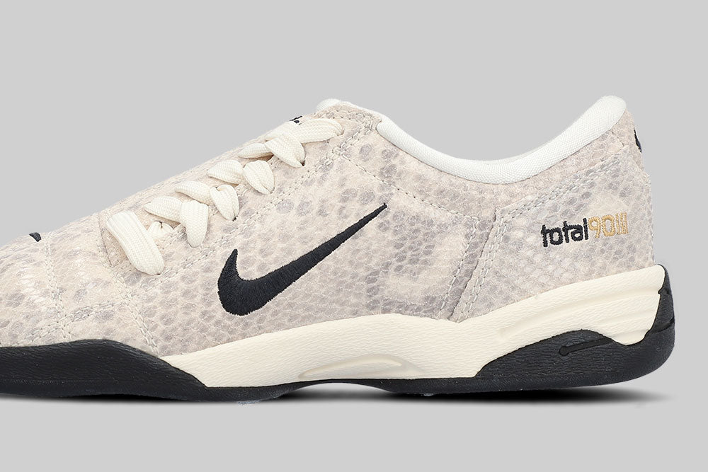 Women's Nike Total 90 SE 'Pale Ivory'