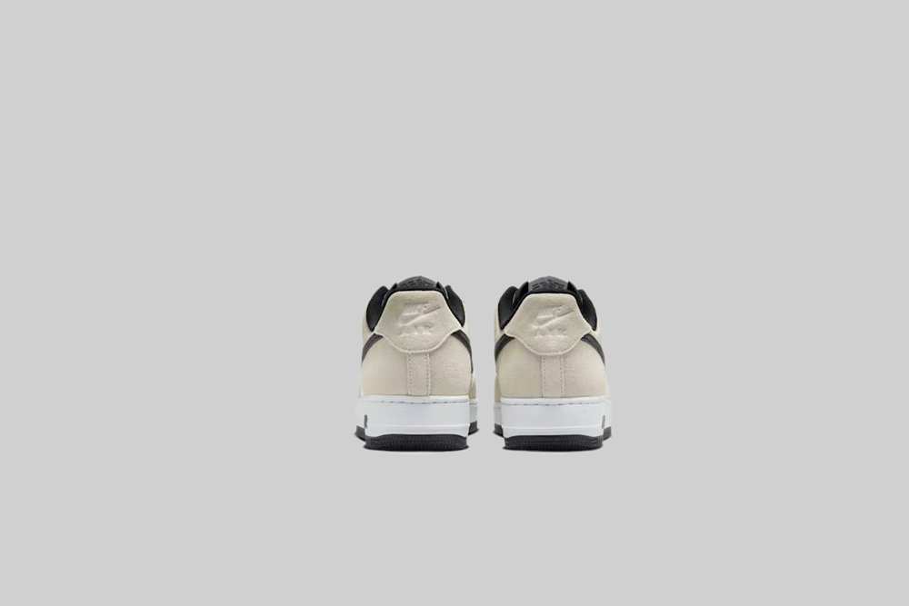 Nike Air Force 1 Low &