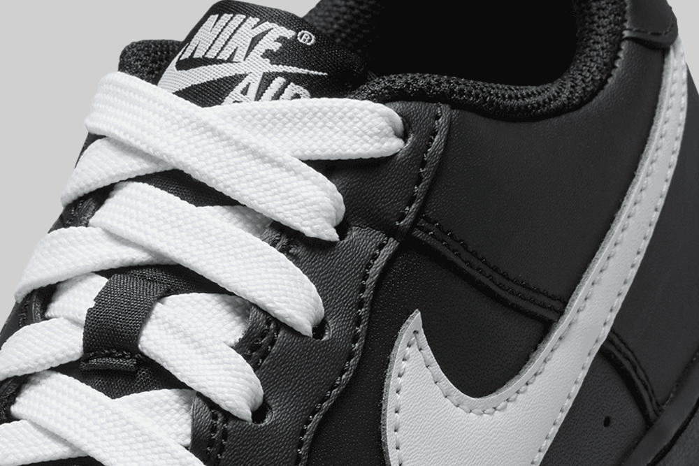 Nike Air Force 1 LV8 &