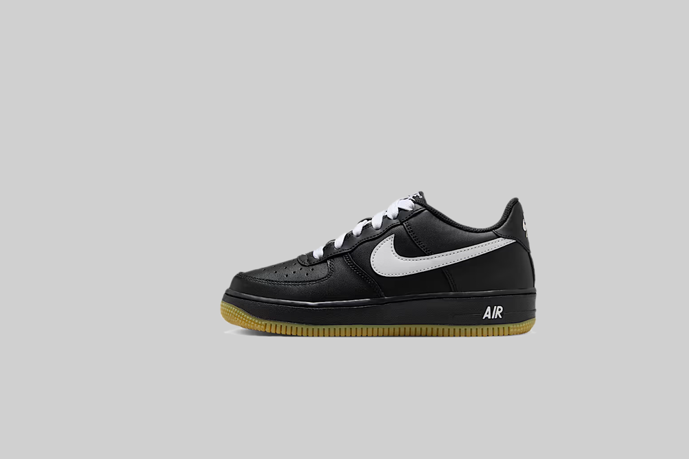 Nike Air Force 1 LV8 &