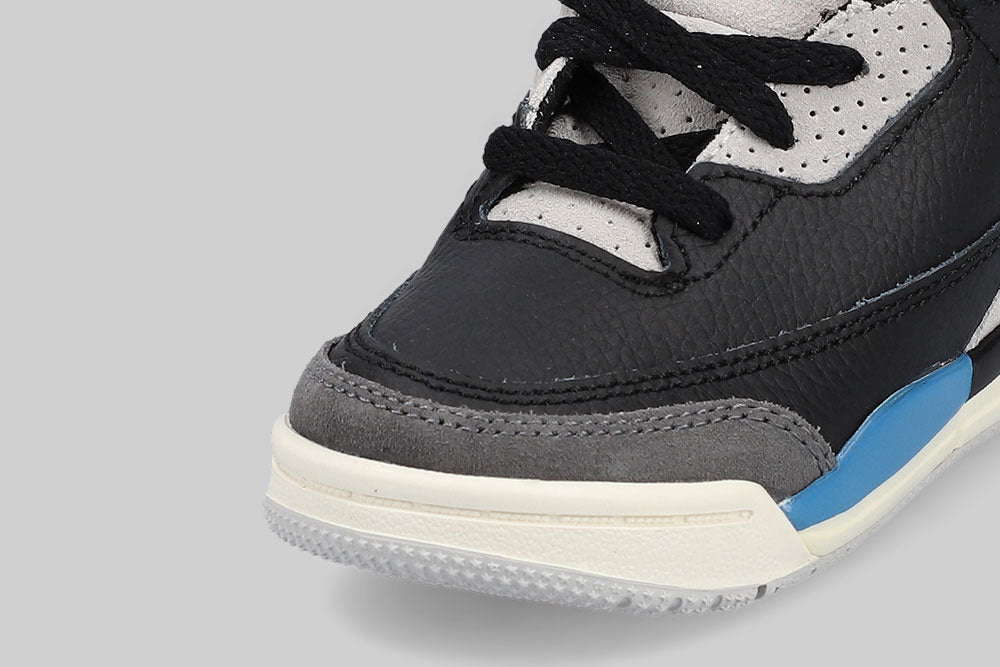 Air Jordan 3 &