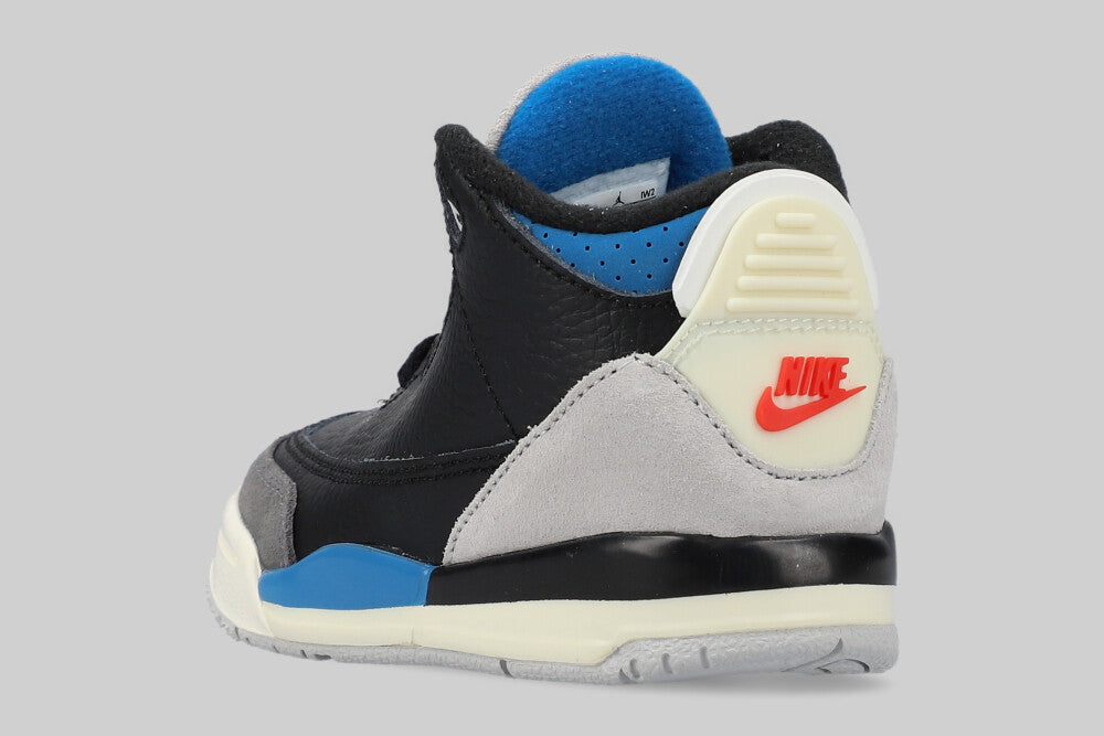 Air Jordan 3 &