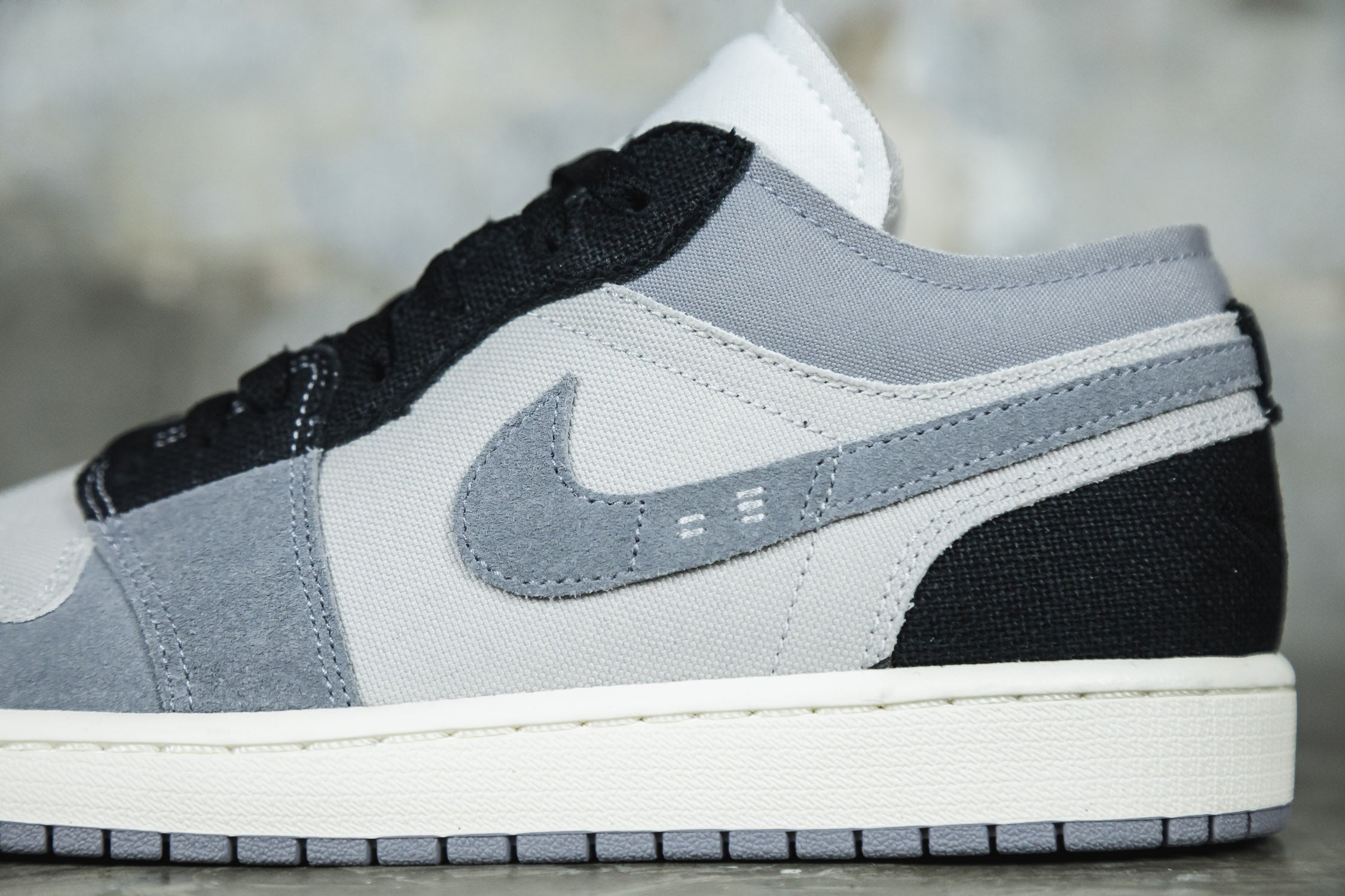 AIR JORDAN 1 LOW SE CRAFT TECH GREY/BLACK-CEMENT GREY-SL (6950927761474)