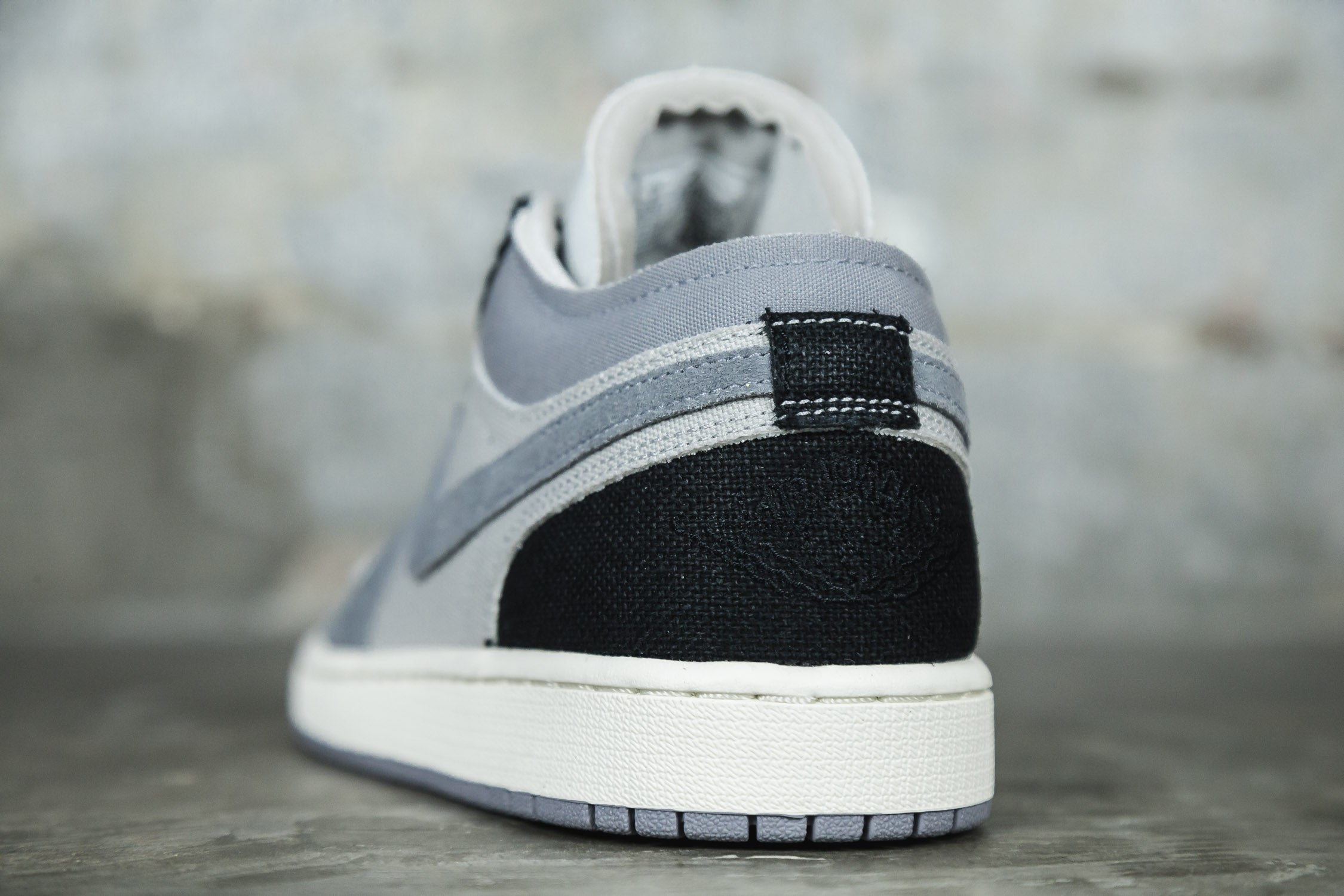 AIR JORDAN 1 LOW SE CRAFT TECH GREY/BLACK-CEMENT GREY-SL (6950927761474)