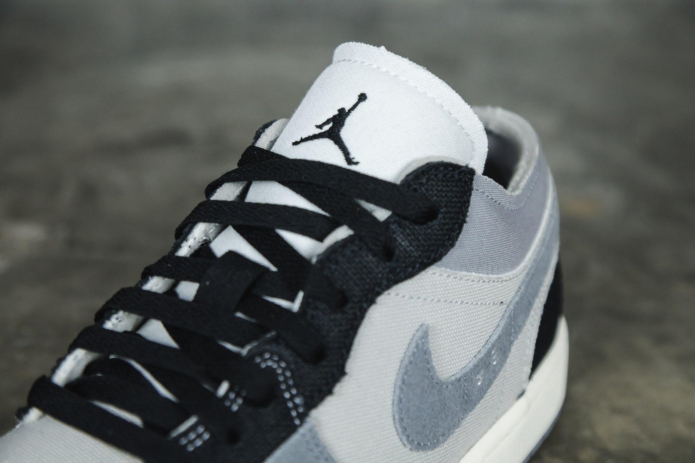 AIR JORDAN 1 LOW SE CRAFT TECH GREY/BLACK-CEMENT GREY-SL (6950927761474)