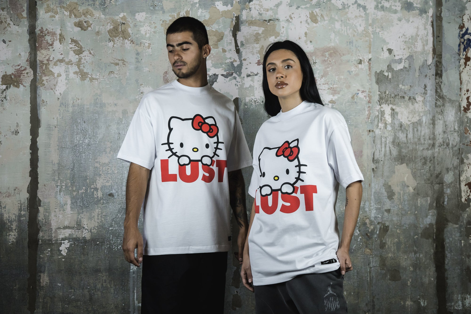 LUST BRAND X HELLO KITTY PLAYERA KITTY FACE BLANCO (6912968032322)