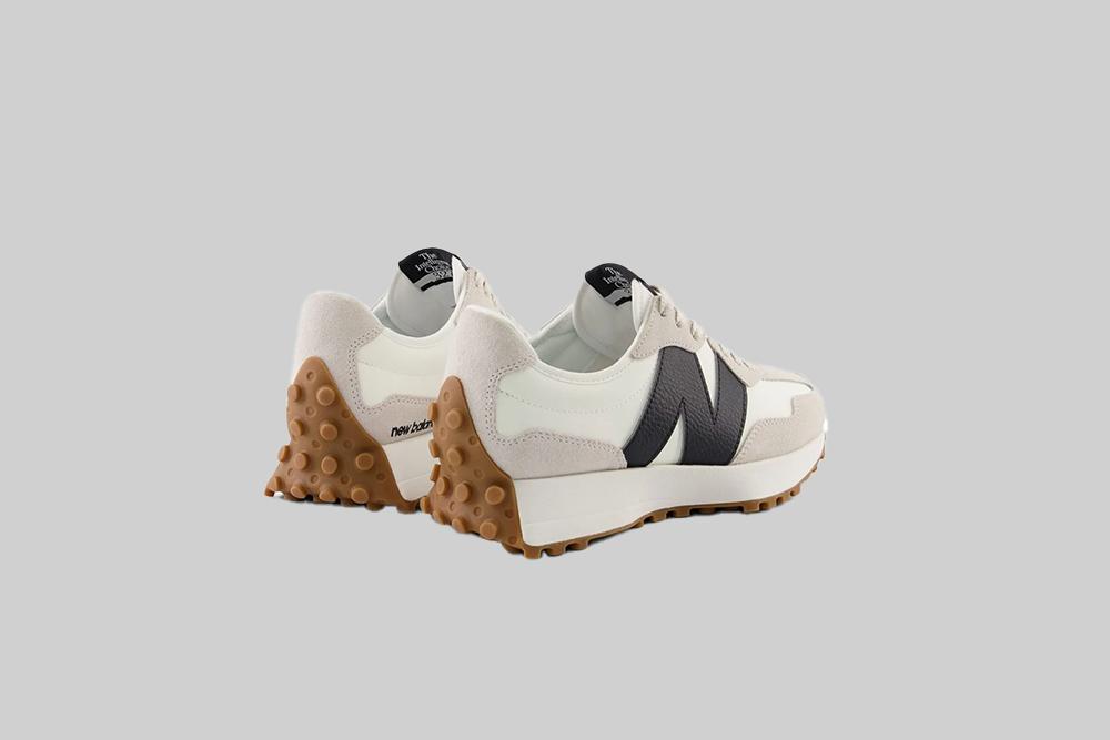 New Balance 327 &