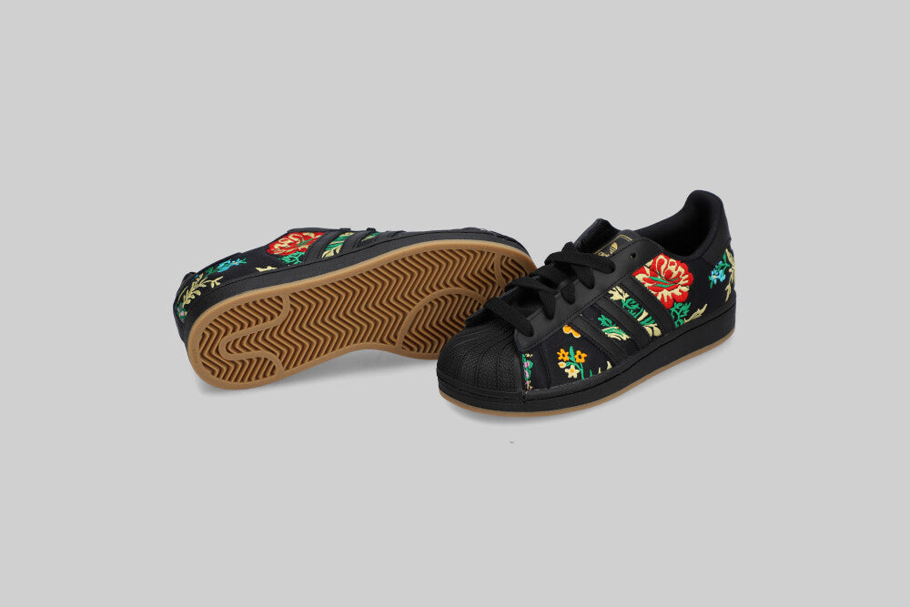 Women's adidas Superstar II 'Floral Embroidery' FTW - SNEAKERS - WOMEN - ADULT - INLINE - FA - 25 en Lust México