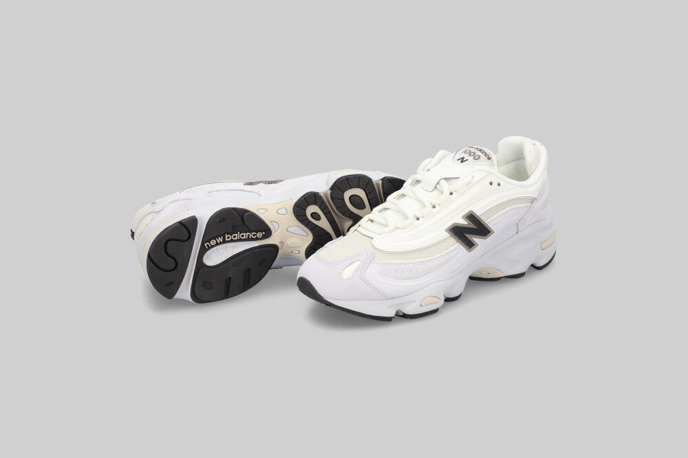 New Balance 1000 &