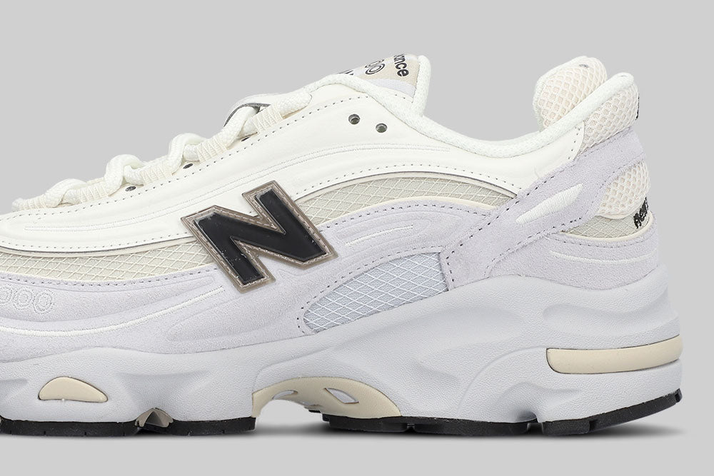 New Balance 1000 &