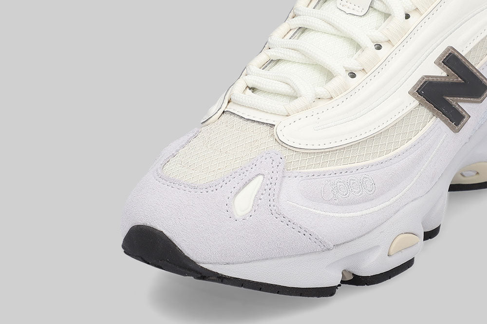 New Balance 1000 &