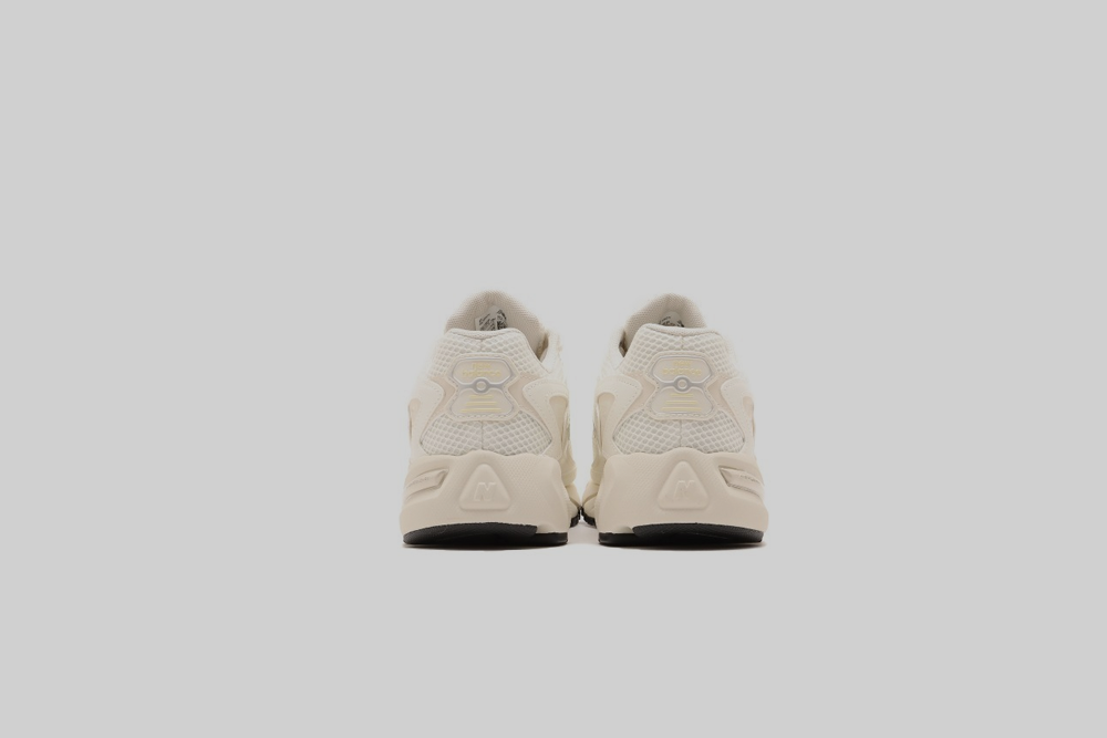 New Balance 725 &