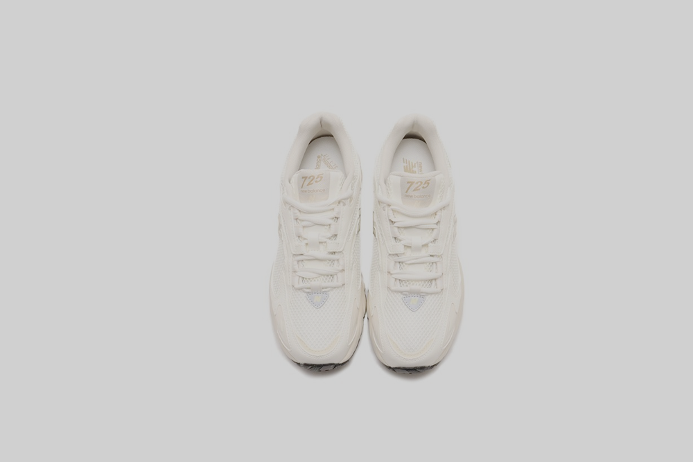 New Balance 725 &