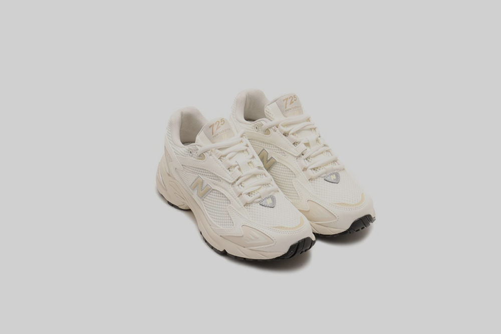 New Balance 725 &