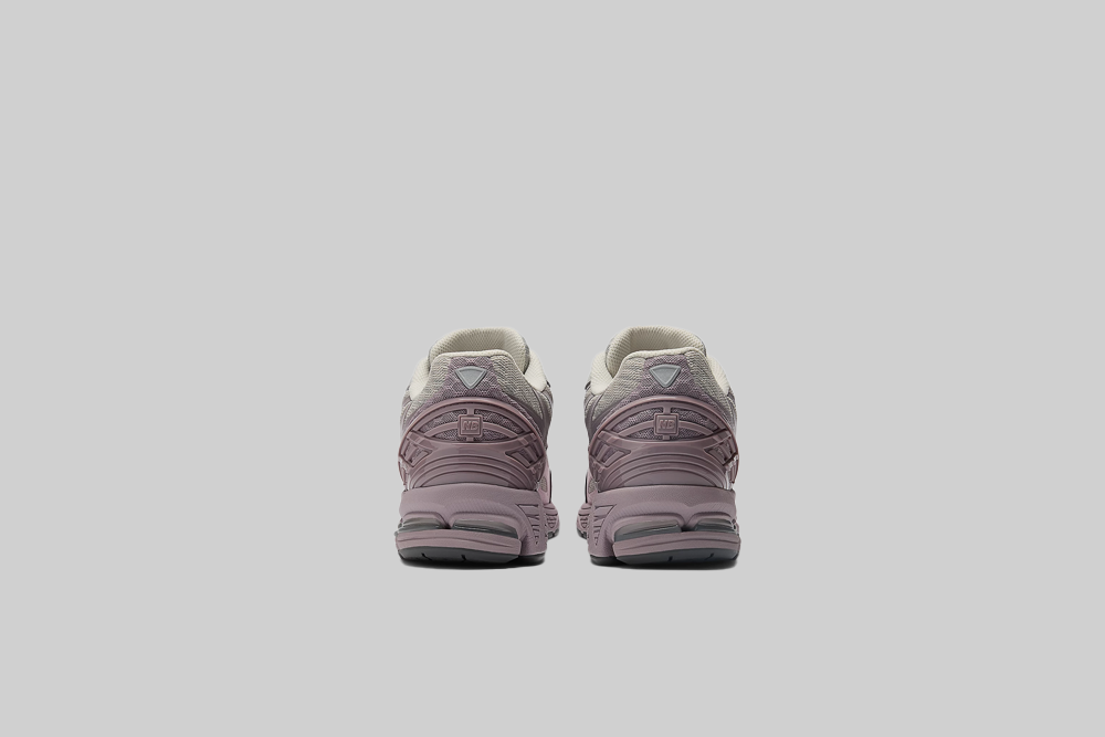 New Balance 1906 &