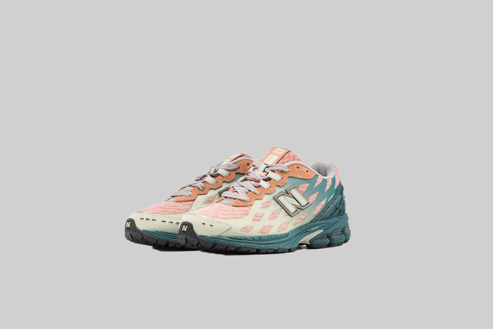 New Balance 1906 &